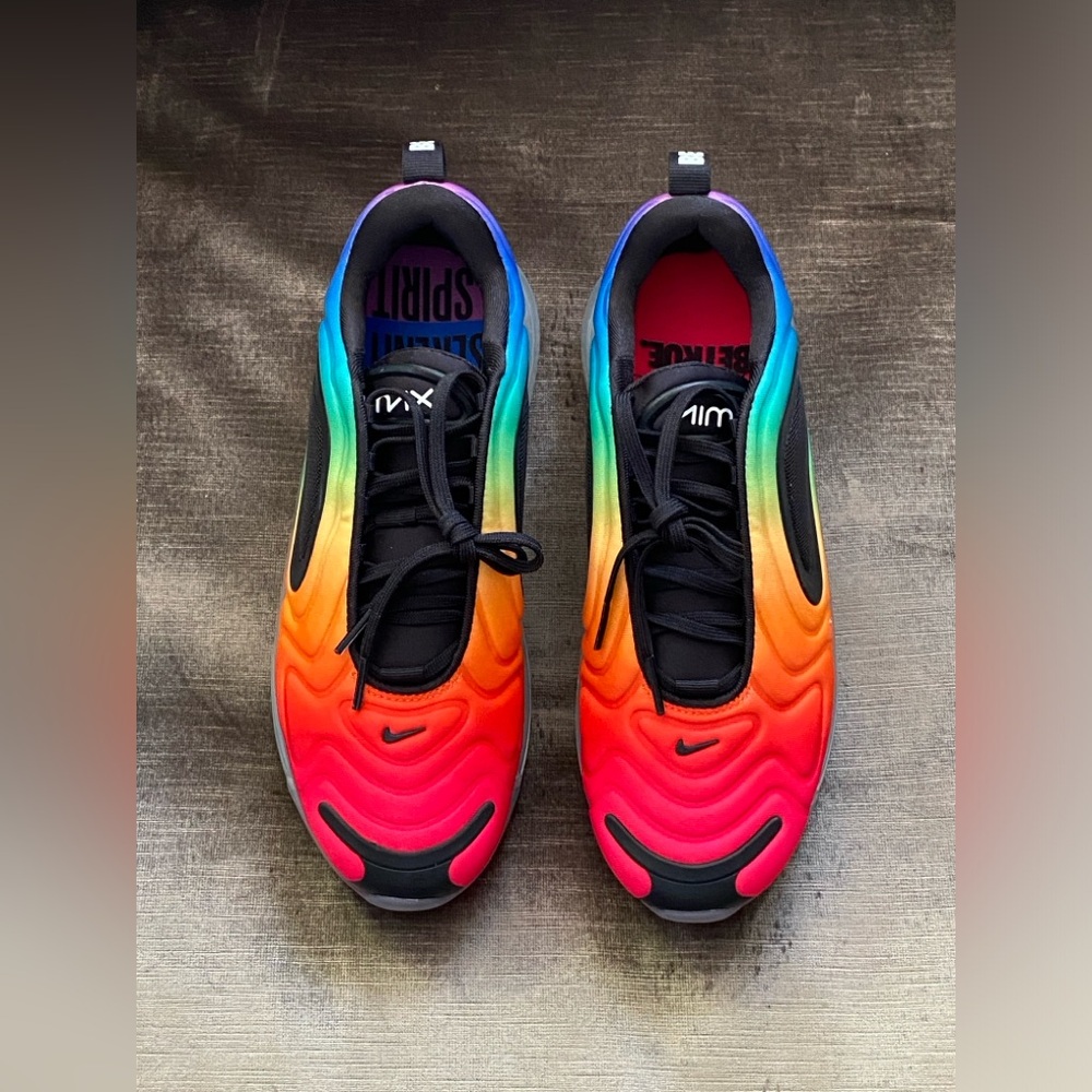 ✨BRAND NEW ✨💯% AUTHENTIC NIKE AIR MAX 720 BETRUE